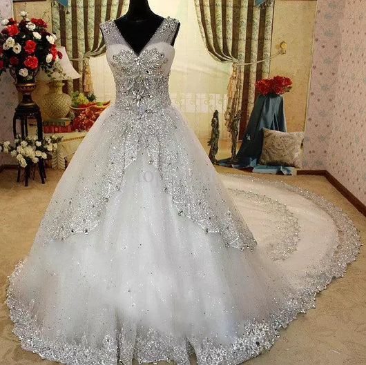 CRYSTAL | Princess wedding dress with V-neck | St. Patrick